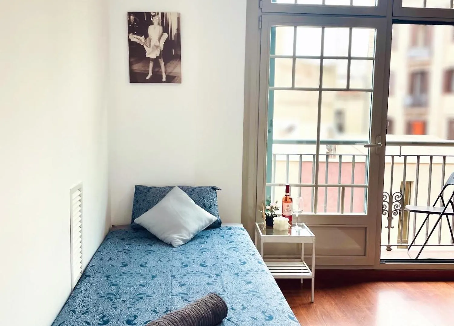 Via Laietana 2 Bed & Breakfast Barcelona Spain